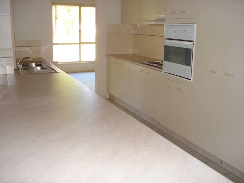 1 Oak Hill Crescent, Parkwood QLD 4214