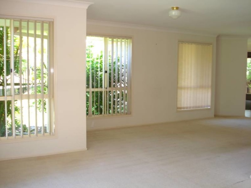 1 Oak Hill Crescent, Parkwood QLD 4214