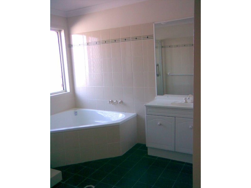 16 Jacaranda Avenue, Hollywell QLD 4216