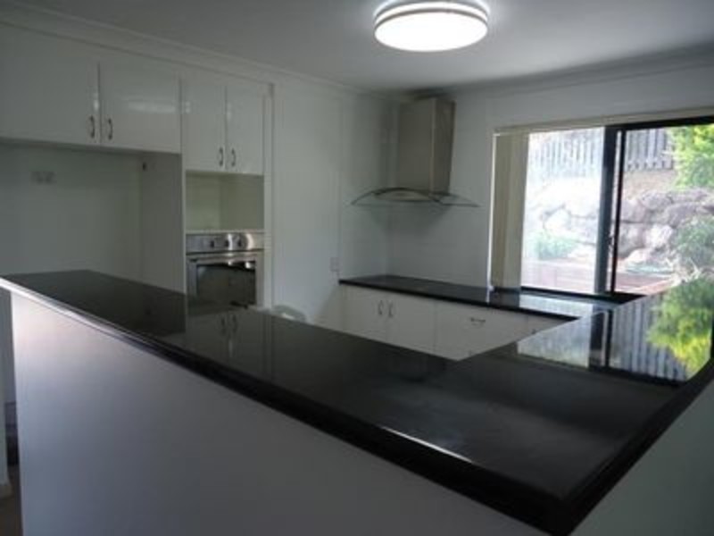 5 Inman Court, Pacific Pines QLD 4211