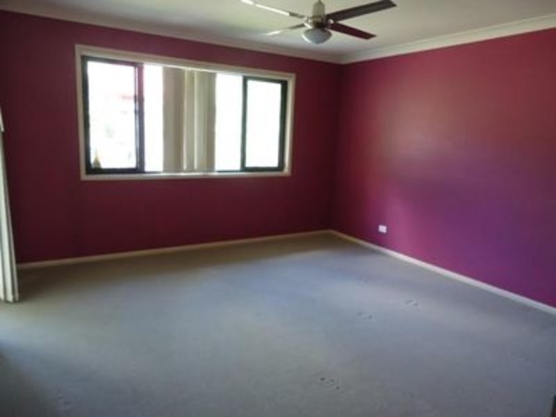 5 Inman Court, Pacific Pines QLD 4211