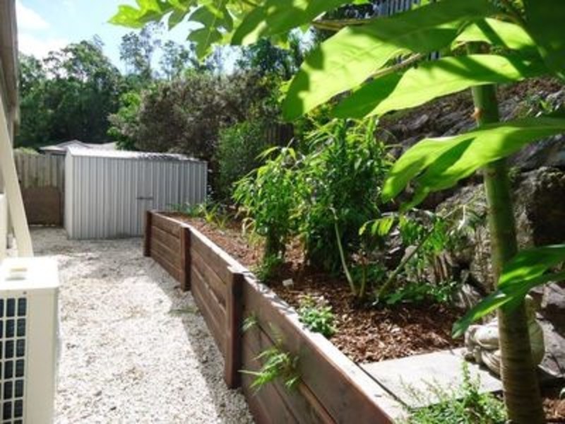 5 Inman Court, Pacific Pines QLD 4211