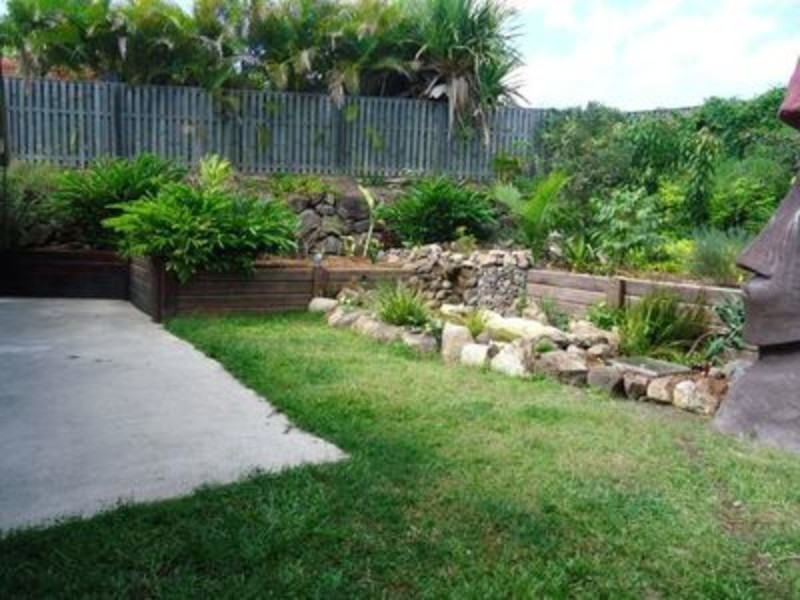 5 Inman Court, Pacific Pines QLD 4211