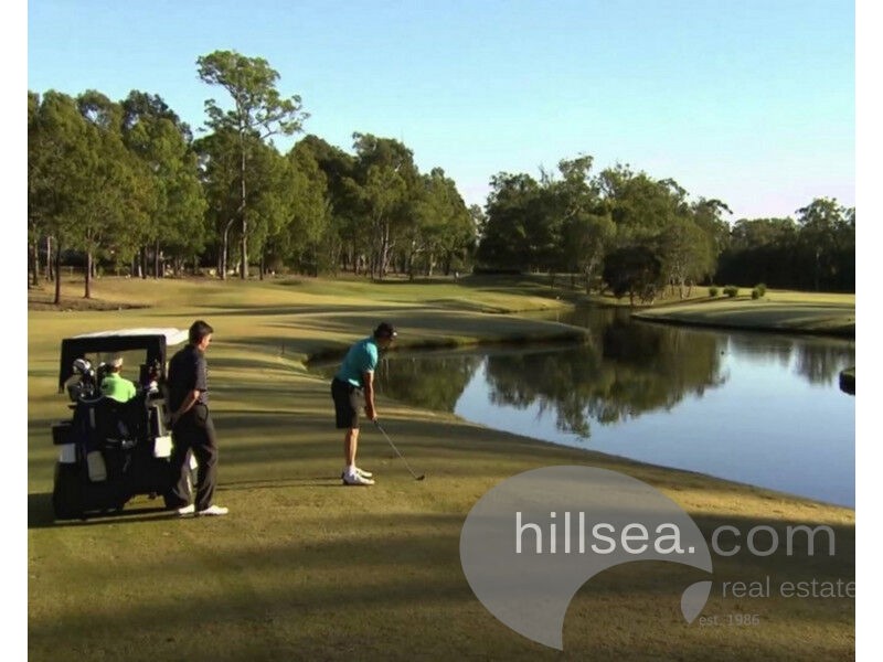 15 Ben Hogan Crescent, Parkwood QLD 4214