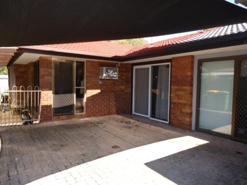 2/27 Telopea Street, Labrador QLD 4215