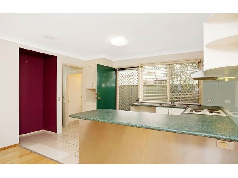 2/5 Ahern Street, Labrador QLD 4215