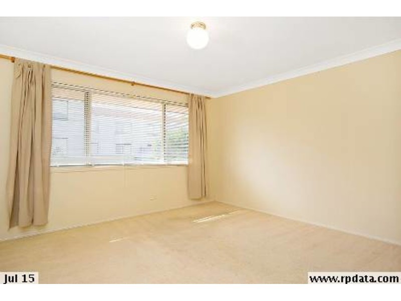 2/5 Ahern Street, Labrador QLD 4215