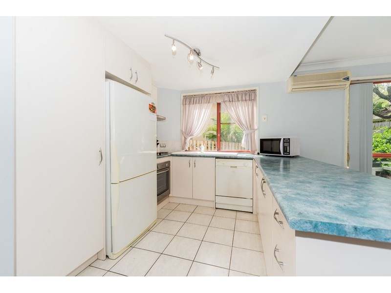 2/107 Greenacre  Drive, Parkwood QLD 4214