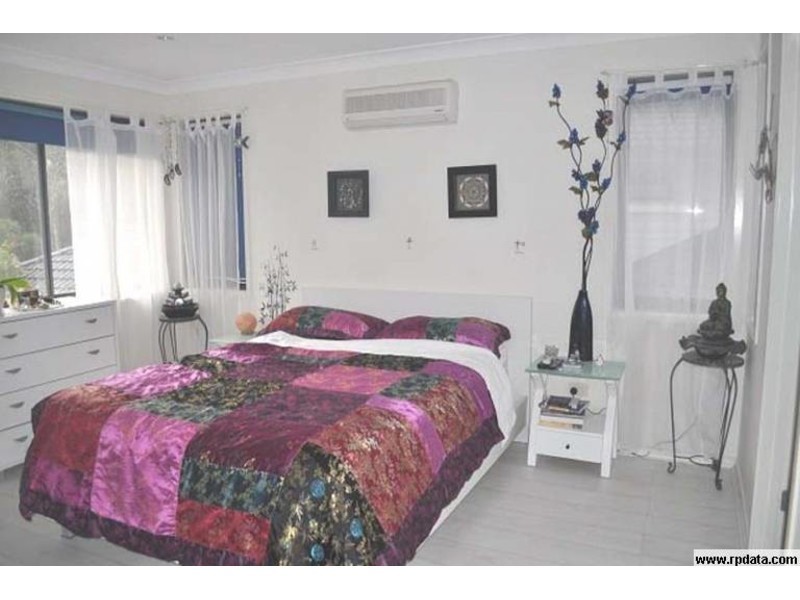 16 Lockwood Place, Molendinar QLD 4214