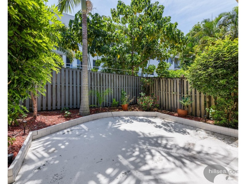 6/427 Pine Ridge Road, Runaway Bay QLD 4216