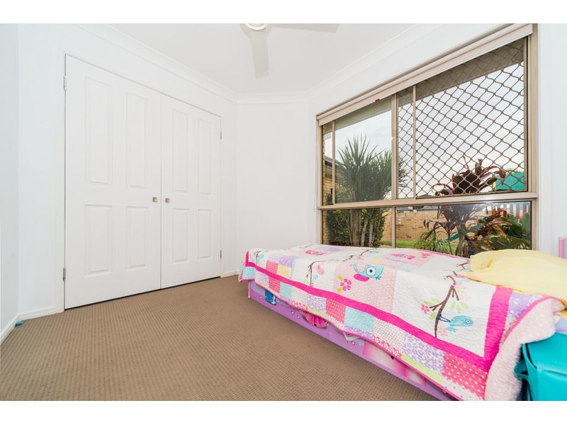 27 Anchorage Way, Biggera Waters QLD 4216