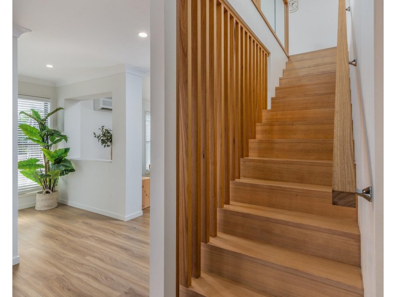 102A The Esplanade, Paradise Point QLD 4216