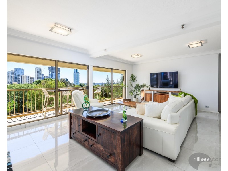 29/8 Admiralty Drive, Paradise Waters QLD 4217