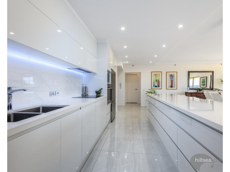 29/8 Admiralty Drive, Paradise Waters QLD 4217