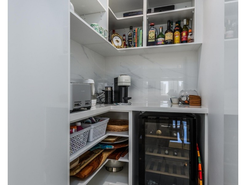 29/8 Admiralty Drive, Paradise Waters QLD 4217