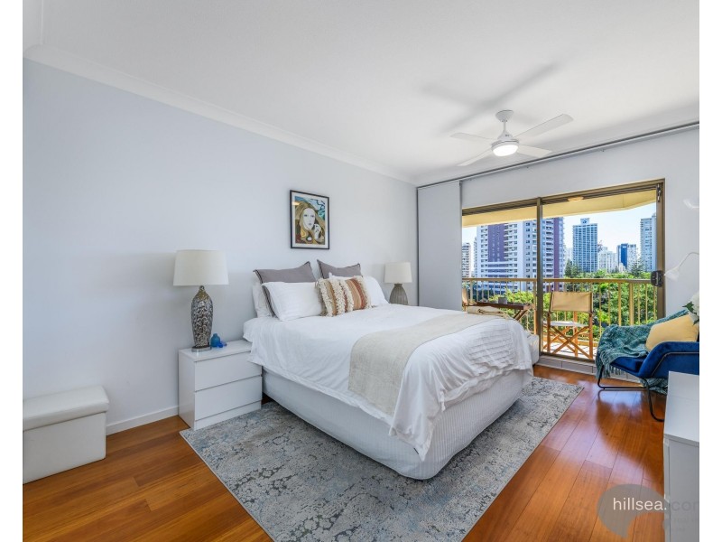 29/8 Admiralty Drive, Paradise Waters QLD 4217