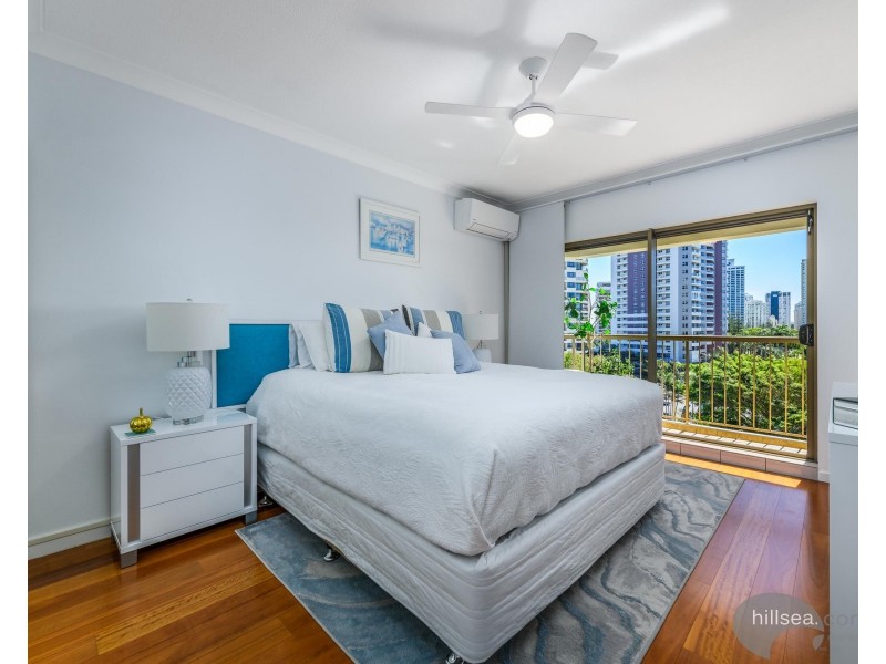 29/8 Admiralty Drive, Paradise Waters QLD 4217