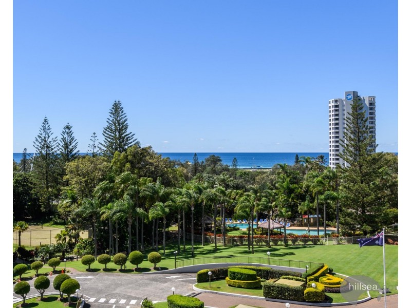 29/8 Admiralty Drive, Paradise Waters QLD 4217