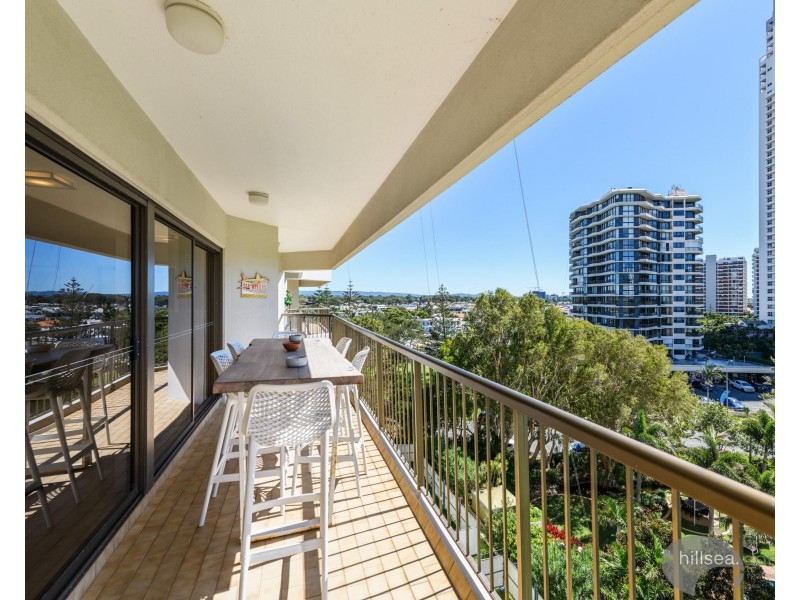 29/8 Admiralty Drive, Paradise Waters QLD 4217