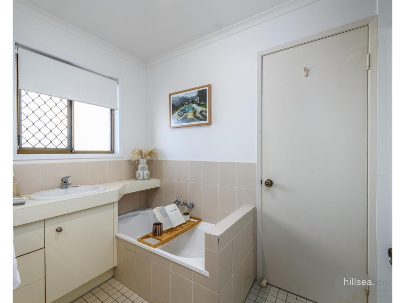 4/22 Maiala Close, Paradise Point QLD 4216