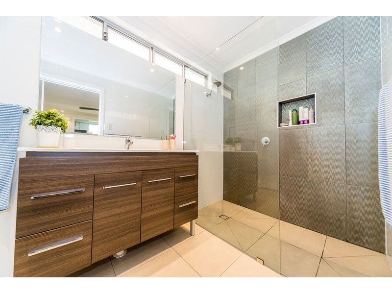 22 Kurrajong Avenue, Hollywell QLD 4216