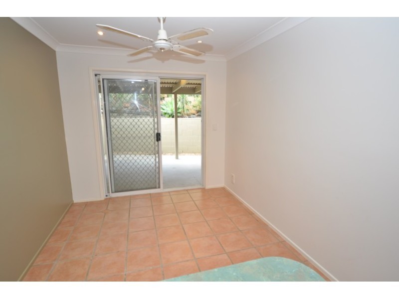 2/4 Hill Court, Labrador QLD 4215