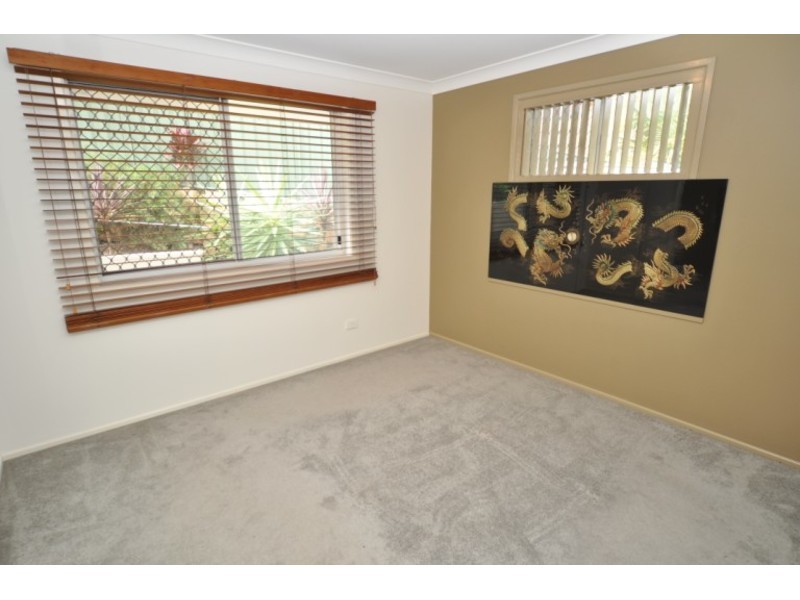 2/4 Hill Court, Labrador QLD 4215