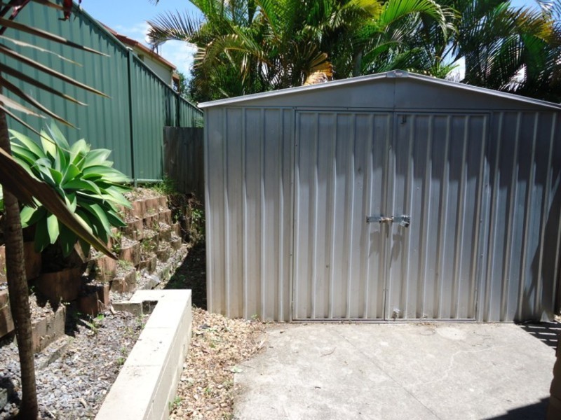 2/4 Hill Court, Labrador QLD 4215