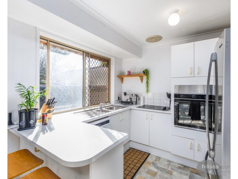 2/12 Cassandra Crescent, Labrador QLD 4215