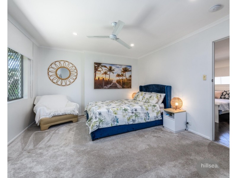 41 Bruce Avenue, Paradise Point QLD 4216