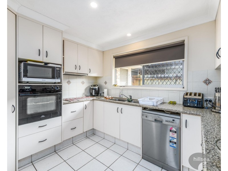 2/217 Central Street, Labrador QLD 4215