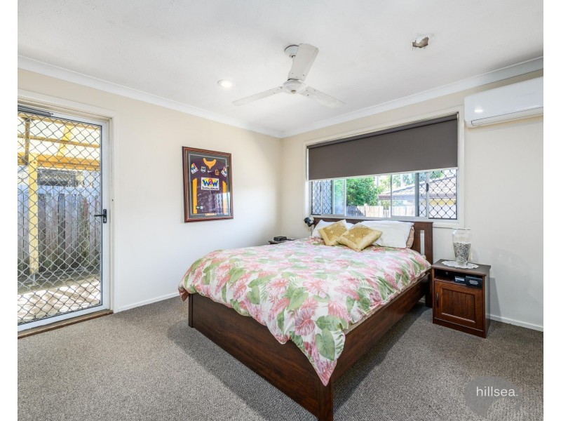 2/217 Central Street, Labrador QLD 4215