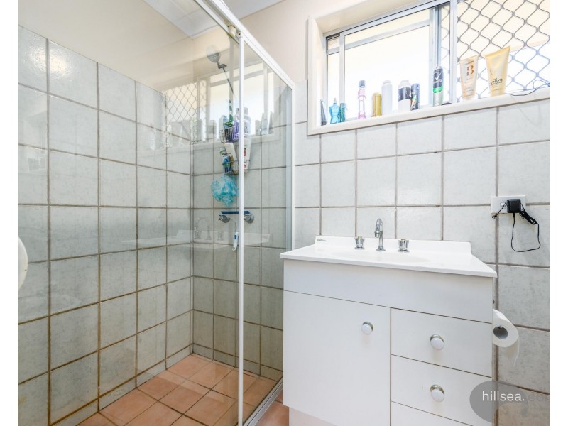 2/217 Central Street, Labrador QLD 4215