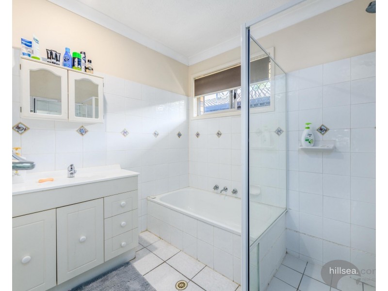 2/217 Central Street, Labrador QLD 4215