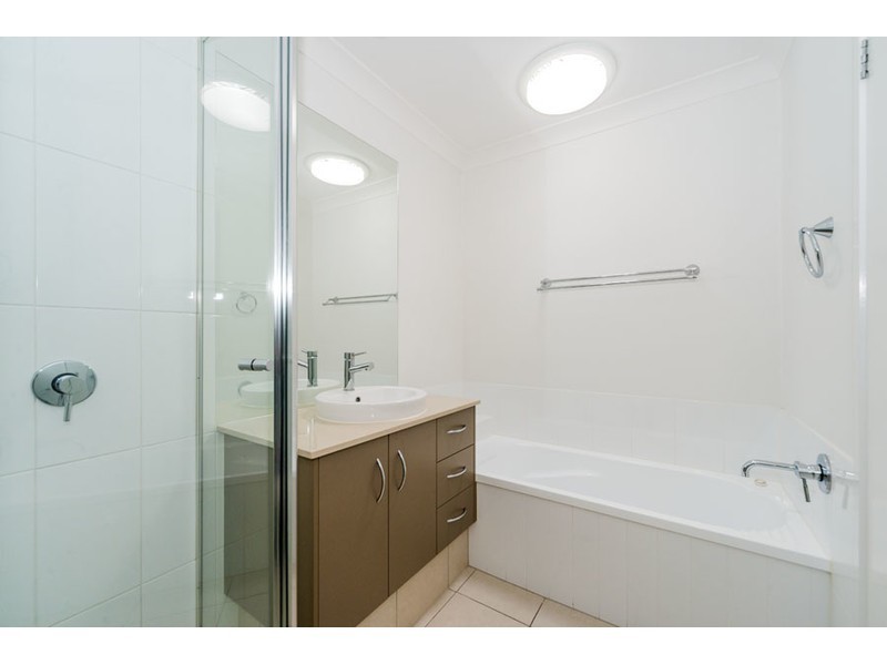 8/446 Pine Ridge Road, Coombabah QLD 4216