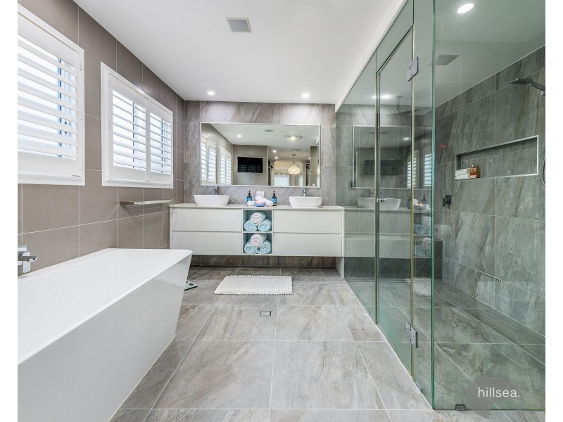 13 Jingella Street, Hope Island QLD 4212