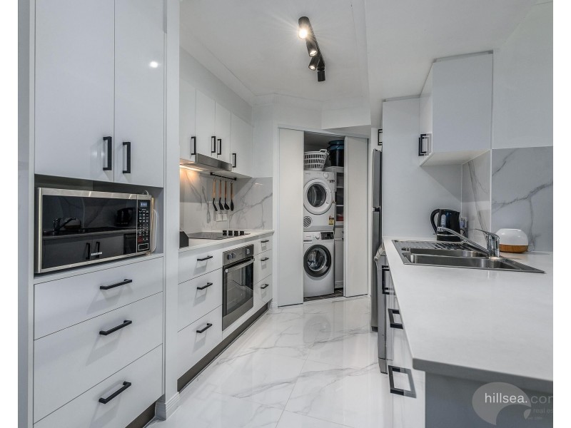 221/392 Marine Parade, Labrador QLD 4215