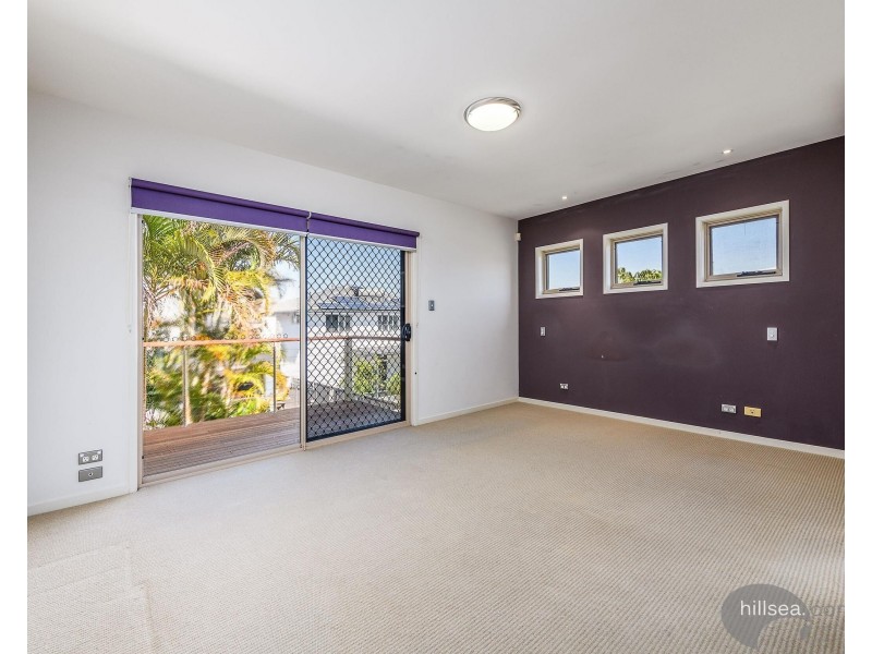 2/28 Shoveller Avenue, Paradise Point QLD 4216