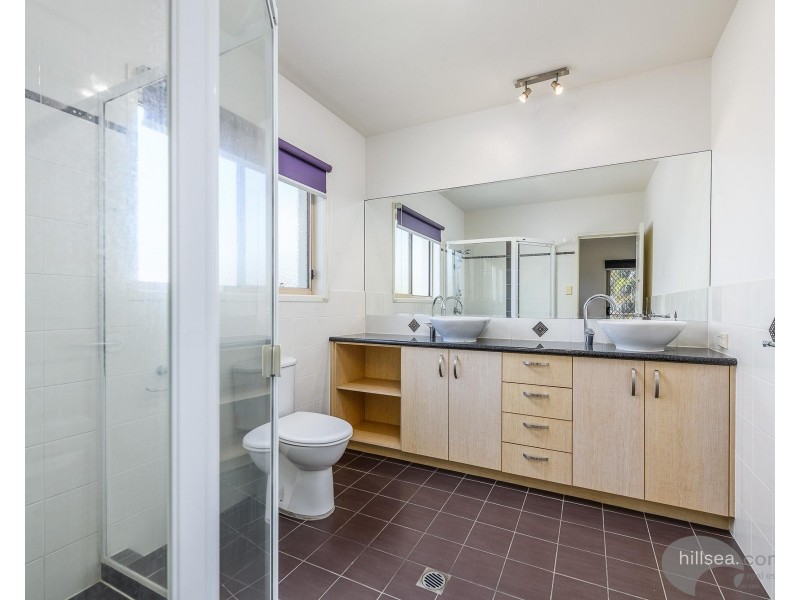 2/28 Shoveller Avenue, Paradise Point QLD 4216