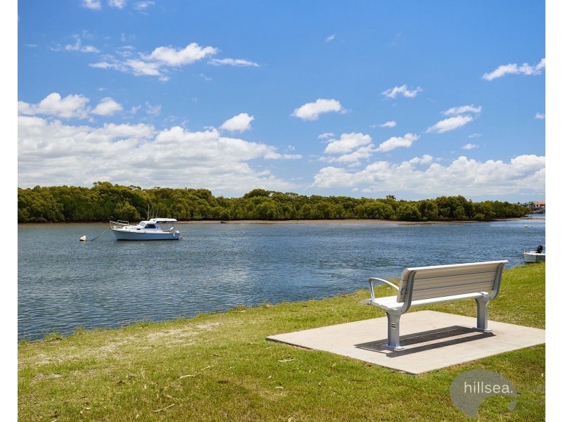 2/24 Eurimbula Court, Paradise Point QLD 4216