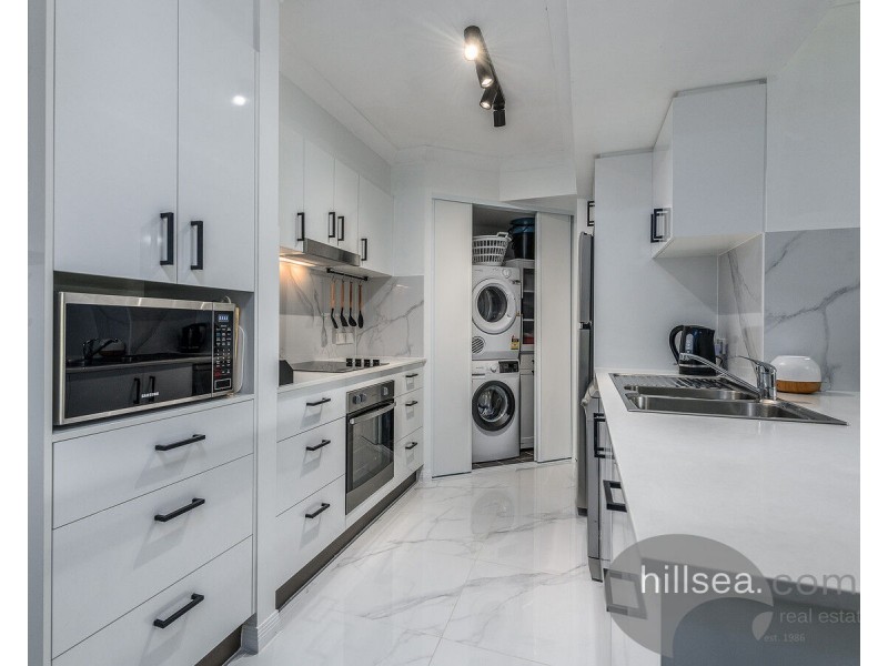 221/392 Marine Parade, Labrador QLD 4215