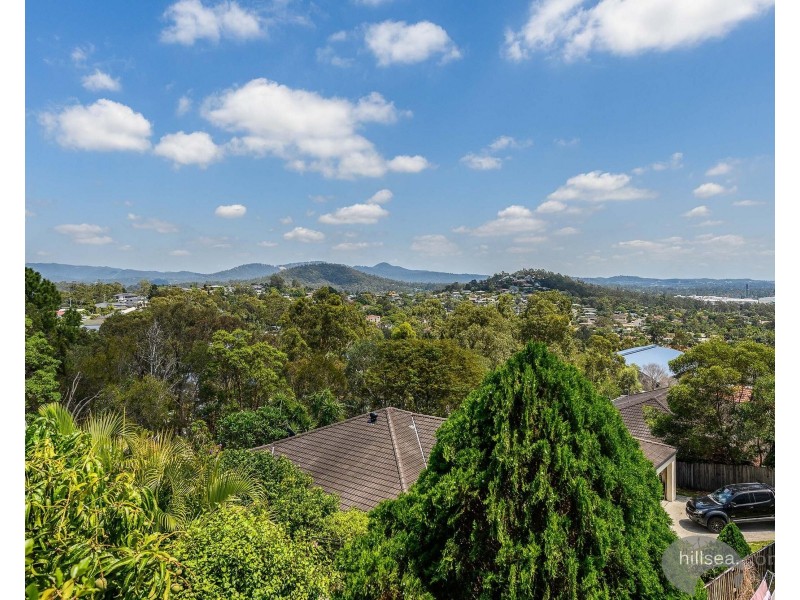50 Manra Way, Pacific Pines QLD 4211
