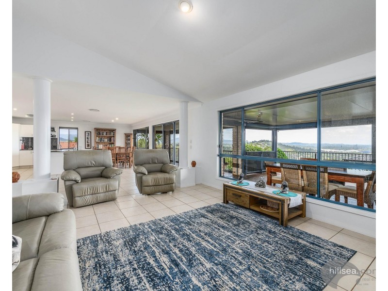 50 Manra Way, Pacific Pines QLD 4211