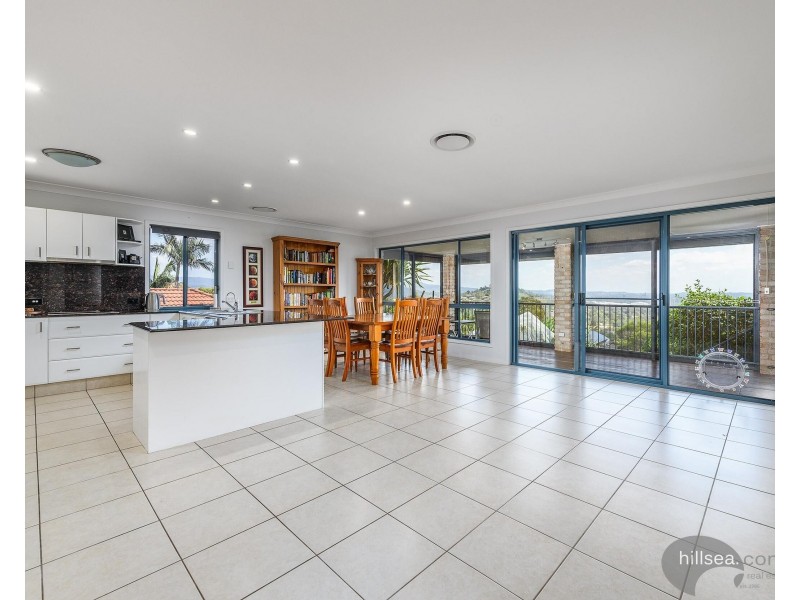 50 Manra Way, Pacific Pines QLD 4211