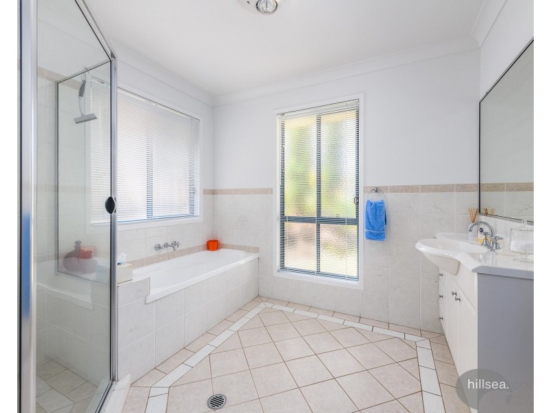 50 Manra Way, Pacific Pines QLD 4211