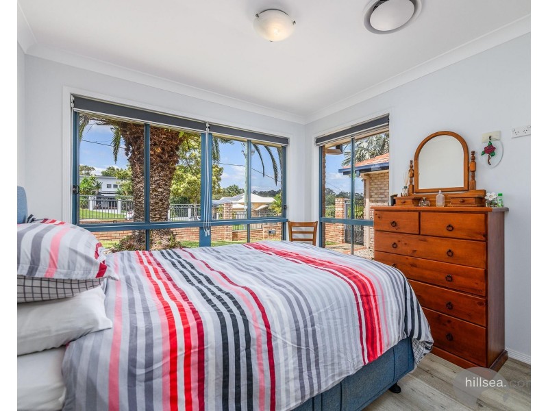50 Manra Way, Pacific Pines QLD 4211