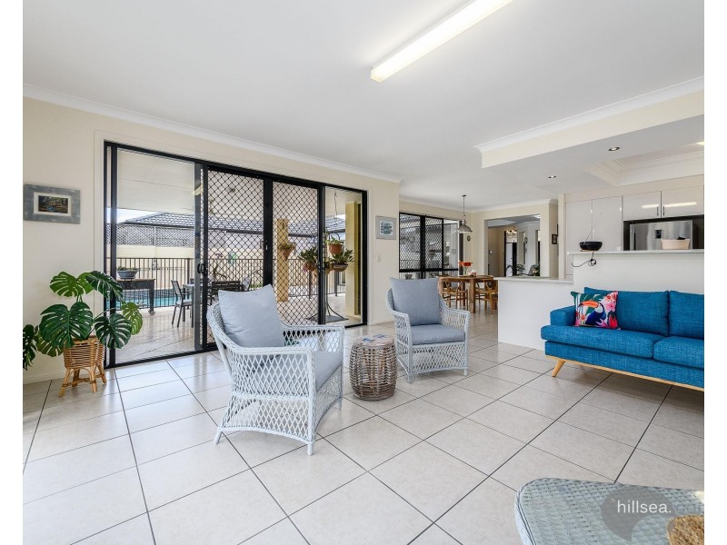 10 Dallow Crescent, Helensvale QLD 4212