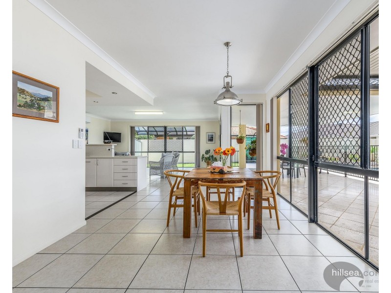 10 Dallow Crescent, Helensvale QLD 4212