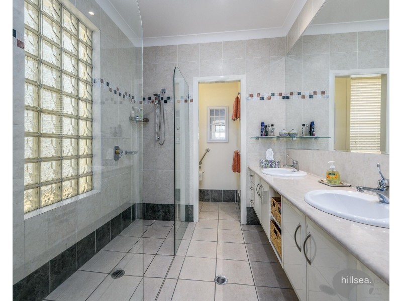 10 Dallow Crescent, Helensvale QLD 4212