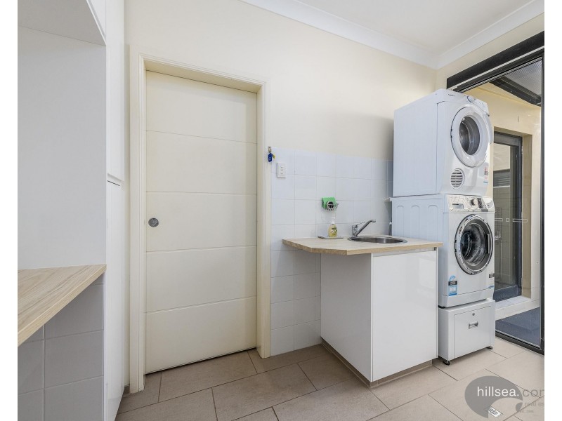 10 Dallow Crescent, Helensvale QLD 4212